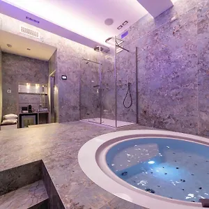 San Carlo 4*, Roma Italia